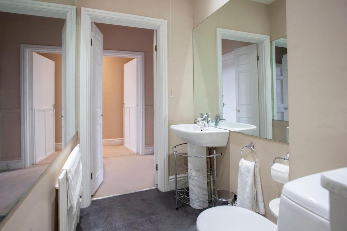 ※ Spacious, Central Bath Apartment ※ Ngoại thất bức ảnh